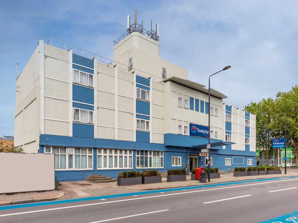 Travelodge Battersea London Exterior photo