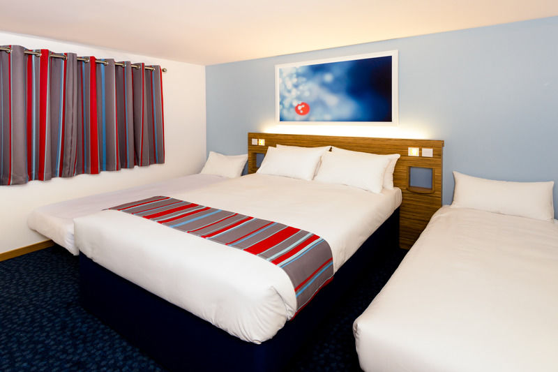 Travelodge Battersea London Exterior photo
