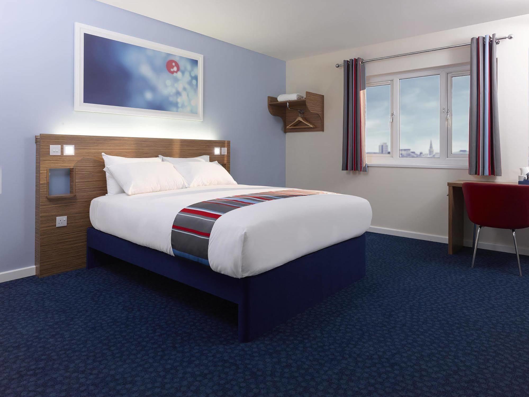 Travelodge Battersea London Exterior photo